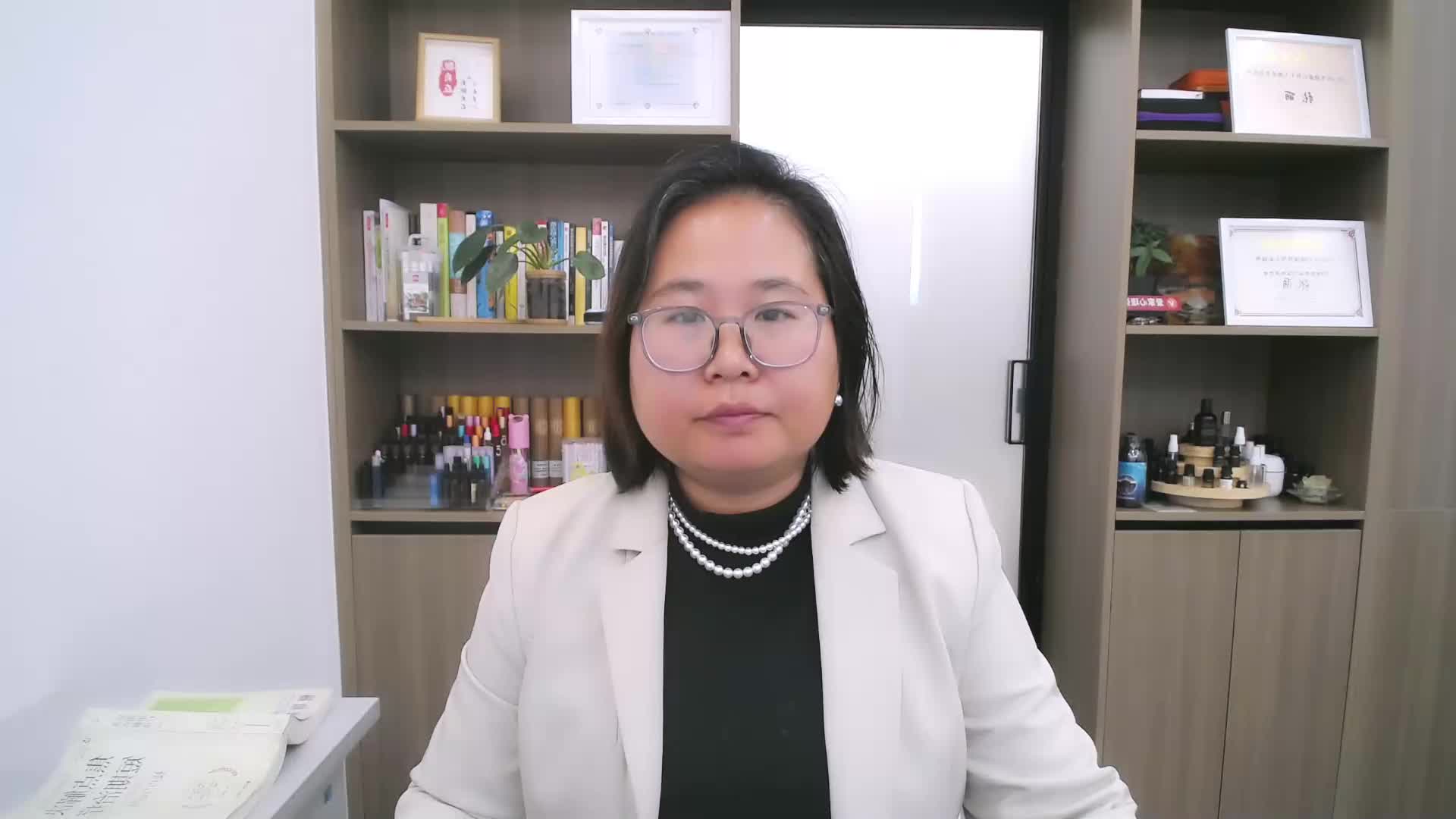 当你为「谁对」争得不可开交时——一枚硬币